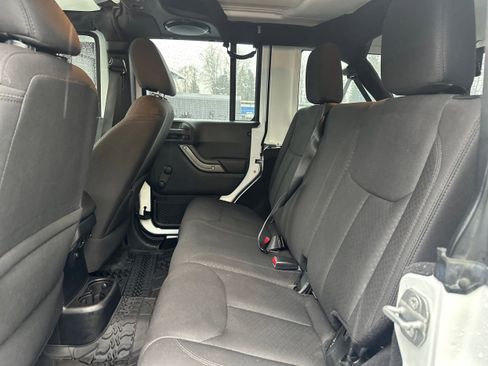 Used 2014 Jeep Wrangler Unlimited Sport w/ Trailer Tow Group image 10