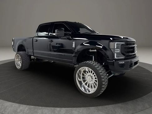 Used 2022 Ford F350 Platinum AWD/4WD image 8