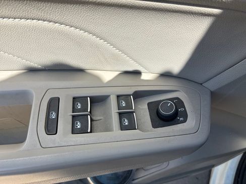 Used 2023 Volkswagen Atlas SE w/ Panoramic Sunroof Package FWD image 7