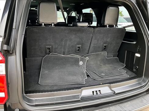Used 2019 Ford Expedition XLT w/ Equipment Group 201A AWD/4WD image 33