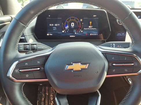 Used 2026 Chevrolet Traverse LT FWD image 18