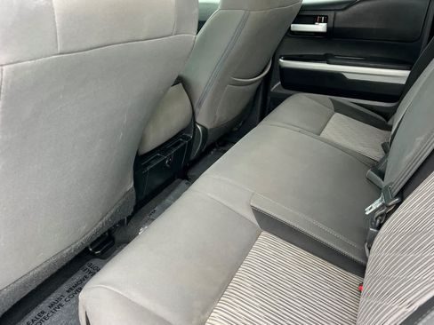 Used 2016 Toyota Tundra SR5 w/ Tow Package RWD image 4