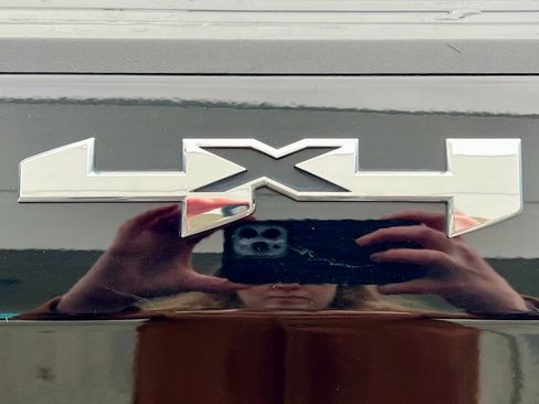 Used 2024 GMC Sierra 1500 SLE image 15