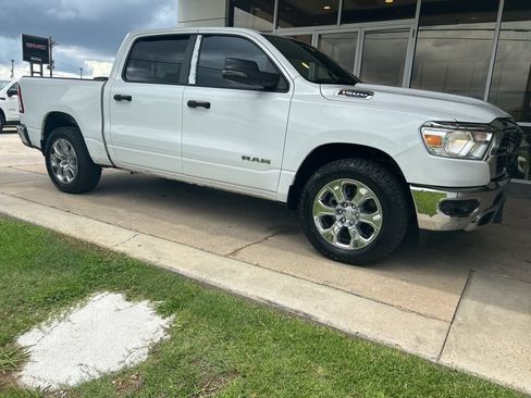 Used 2023 RAM 1500 Lone Star AWD/4WD image 2