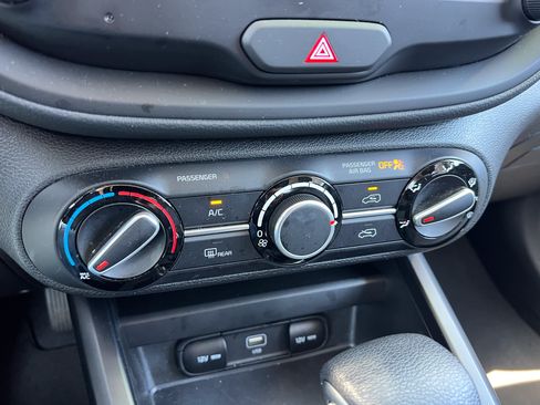 Certified 2025 Kia Soul LX FWD image 28