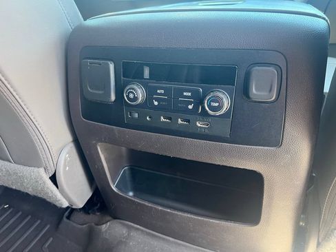 Used 2020 GMC Yukon XL Denali w/ Denali Ultimate Package AWD/4WD image 17