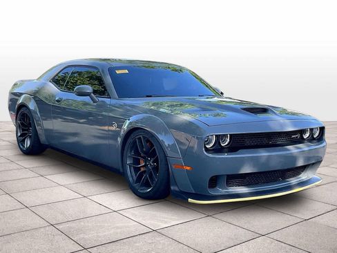 Used 2018 Dodge Challenger SRT Hellcat image 2