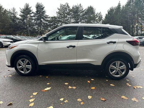Used 2023 Nissan Kicks S image 4