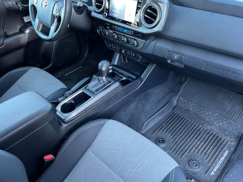 Used 2020 Toyota Tacoma image 12