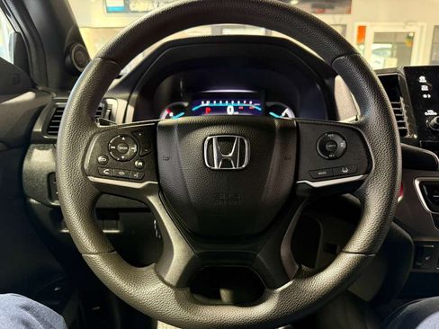 Used 2022 Honda Pilot Sport image 13