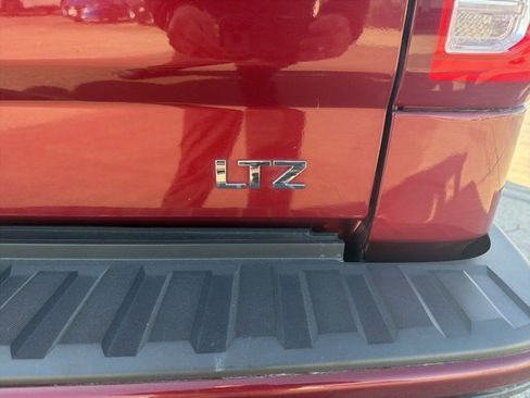 Used 2017 Chevrolet Silverado 1500 LTZ Z71 w/ LTZ Plus Package image 7
