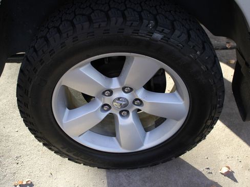 Used 2014 RAM 1500 Express image 20