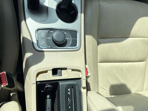 Used 2015 Jeep Grand Cherokee Limited image 13