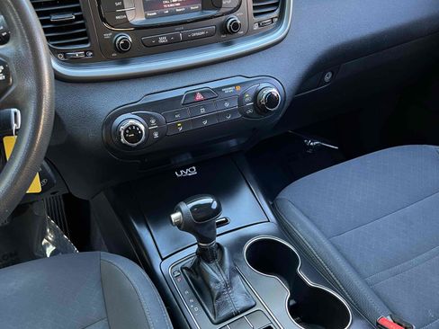 Used 2016 Kia Sorento FWD image 22