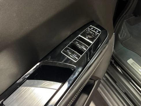 Certified 2025 Cadillac Escalade ESV Sport AWD/4WD image 5