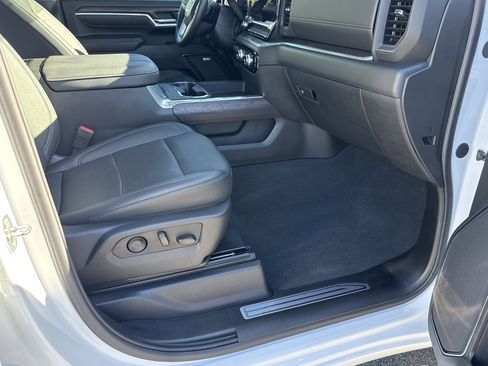 Used 2024 GMC Sierra 2500 SLT w/ SLT Convenience Package image 18