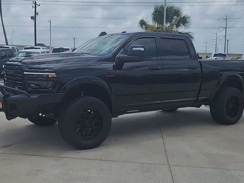 Used 2025 RAM 2500 Laramie w/ Night Edition AWD/4WD image 4