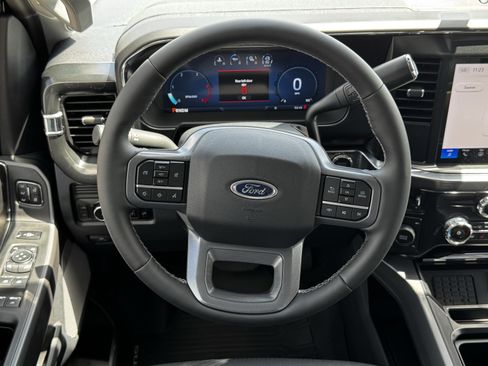 New 2026 Ford F250 Lariat w/ Black Appearance Package AWD/4WD image 15