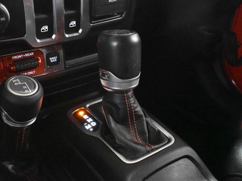 Used 2020 Jeep Wrangler Rubicon w/ LED Lighting Group AWD/4WD image 16