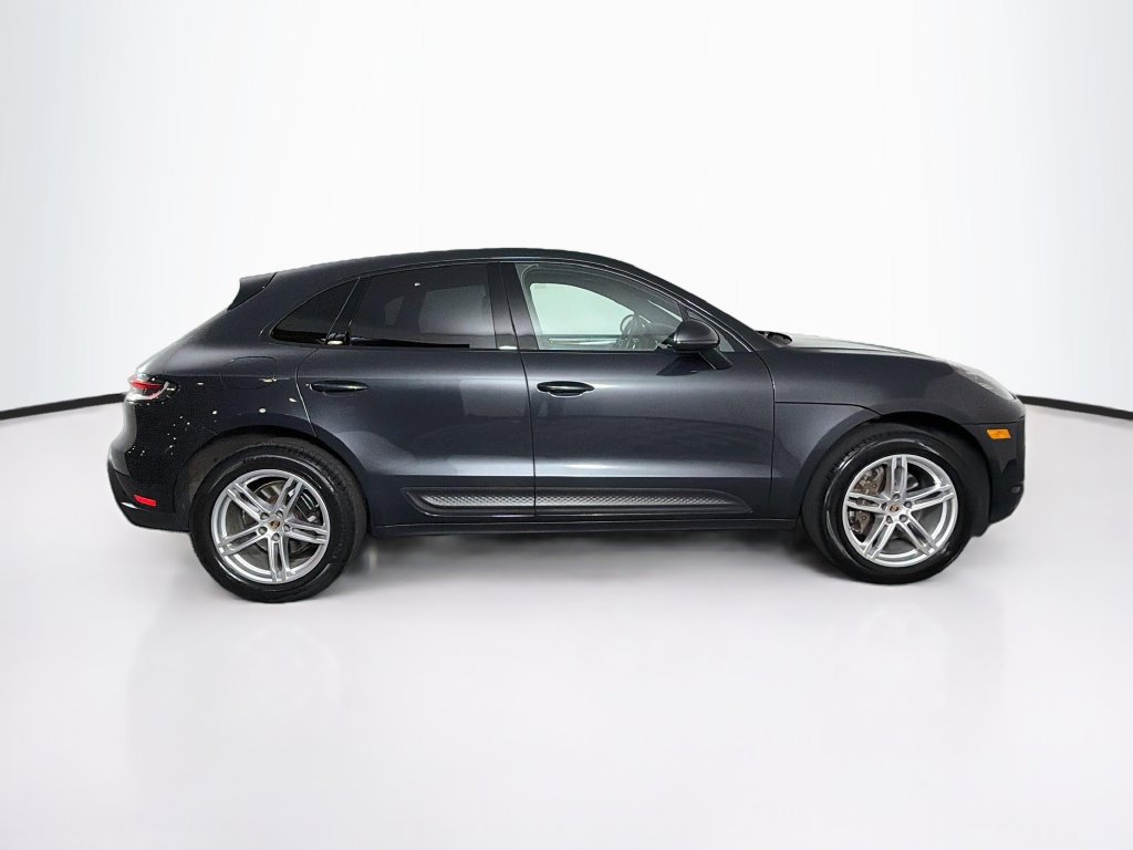 Certified 2023 Porsche Macan AWD/4WD image 8