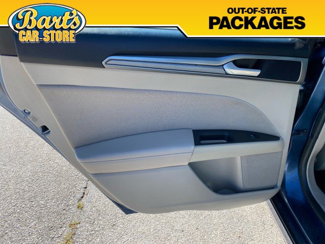 Used 2018 Ford Fusion SE w/ Fusion SE Technology Package FWD image 16