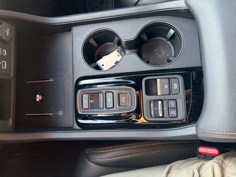 Used 2025 Honda Pilot TrailSport image 46