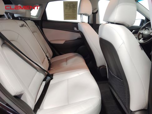 Used 2022 Hyundai Kona Limited image 32