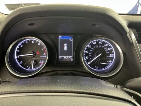Used 2020 Toyota Camry SE FWD image 24