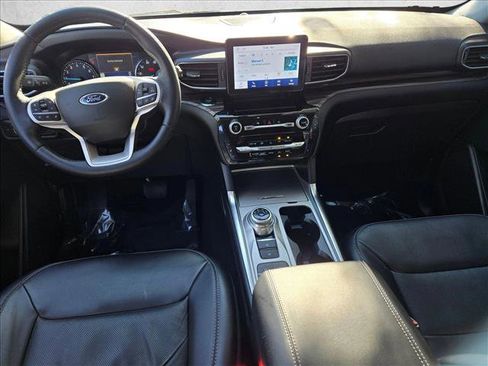 Used 2022 Ford Explorer Limited w/ Equipment Group 301A image 17