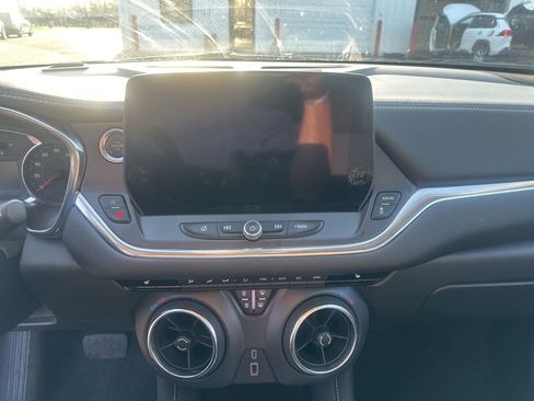 Used 2025 Chevrolet Blazer LT image 14