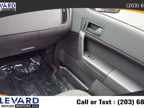 Used 2010 Ford Focus SE image 13