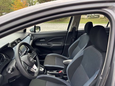 Used 2025 Nissan Versa SV FWD image 24