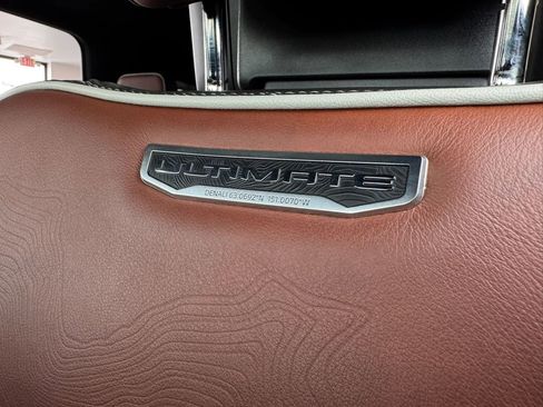 Used 2023 GMC Yukon Denali Ultimate image 11