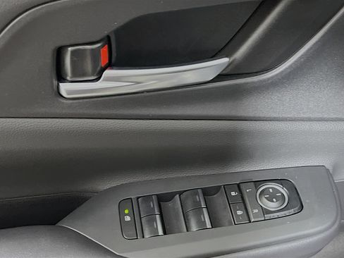 Used 2026 Toyota Prius Plug-In Hybrid image 17