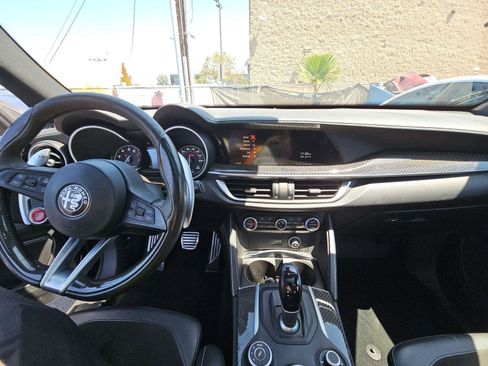 Used 2019 Alfa Romeo Stelvio Quadrifoglio w/ Driver Assist Dynamic Package AWD/4WD image 9