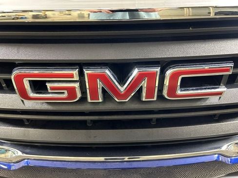 Used 2023 GMC Terrain SLE w/ Driver Convenience Package FWD image 10