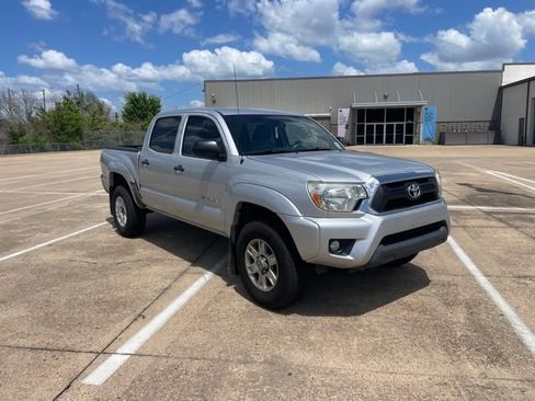 Used 2013 Toyota Tacoma PreRunner w/ SR5 Pkg RWD image 3