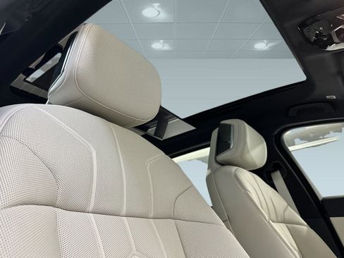 Used 2025 BMW i7 eDrive50 w/ Executive Package image 15