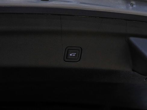 Used 2022 GMC Yukon XL SLT w/ SLT Premium Package image 54