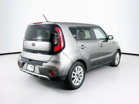 Used 2018 Kia Soul + FWD image 9