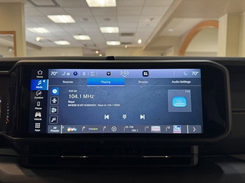 Used 2024 Jeep Gladiator Sport S image 11