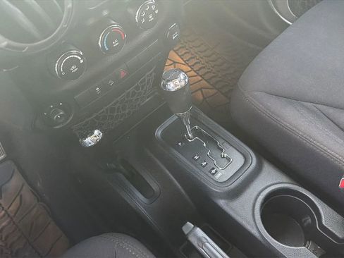 Used 2013 Jeep Wrangler Unlimited Sport image 15