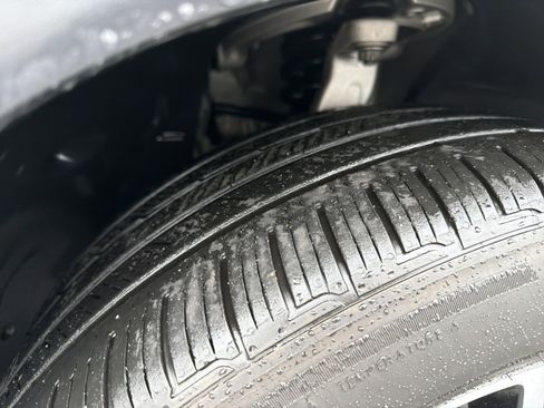 Used 2025 Mercedes-Benz GLE 450e 4MATIC w/ Winter Package image 12
