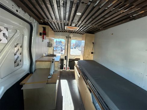 Used 2018 Ford Transit 250 130 Medium Roof image 10