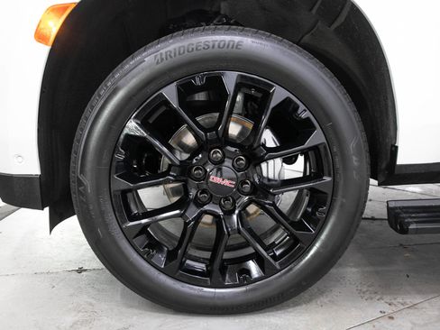 Used 2024 GMC Yukon Denali w/ Denali Reserve Package AWD/4WD image 33