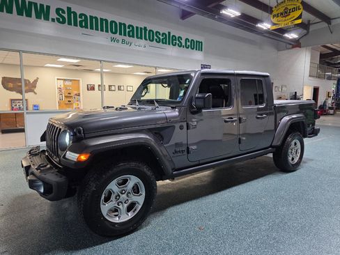 Used 2021 Jeep Gladiator Sport AWD/4WD image 2