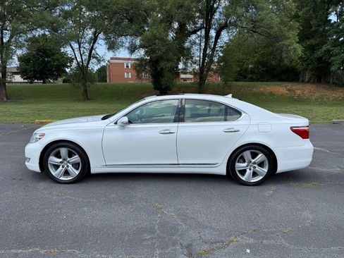 Used 2012 Lexus LS 460 w/ Comfort Pkg RWD image 8