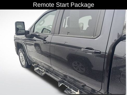 Used 2024 Chevrolet Silverado 2500 LT w/ Convenience Package image 3