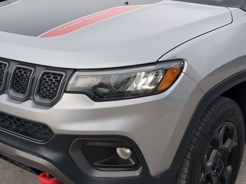 Used 2023 Jeep Compass Trailhawk image 12