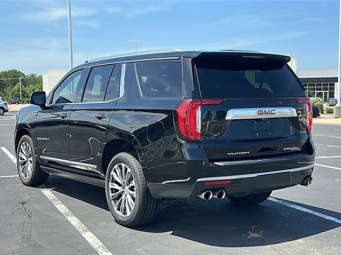 Used 2021 GMC Yukon Denali w/ Denali Premium Package image 6